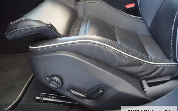 Volvo S60 cena 184400 przebieg: 30782, rok produkcji 2020 z Poznań małe 562